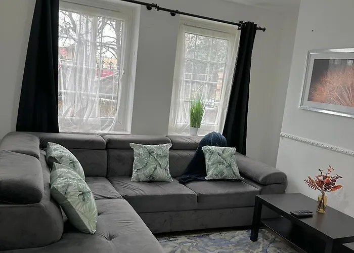 2 Bedroom Flat, 2 Minutes Walk To Bethnalgreen Station, Central London