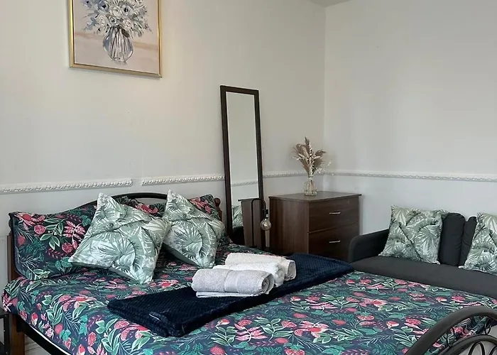2 Bedroom Flat, 2 Minutes Walk To Bethnalgreen Station, Central London
