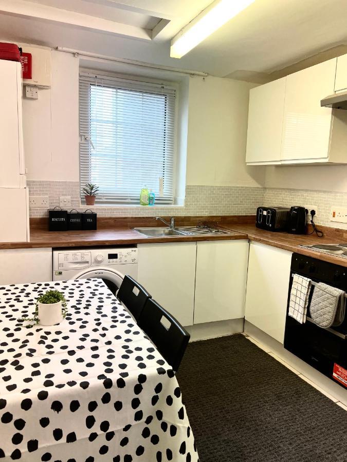 2 Bedroom Flat, 2 Minutes Walk To Bethnalgreen Station, Лондон
