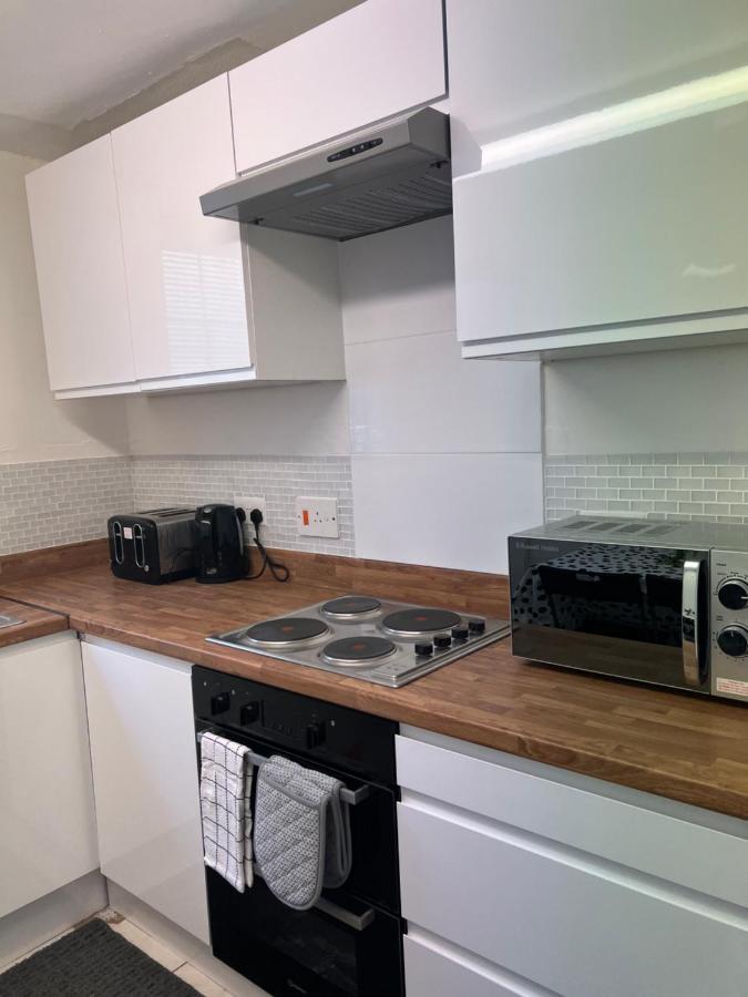 2 Bedroom Flat, 2 Minutes Walk To Bethnalgreen Station, Апартаменты