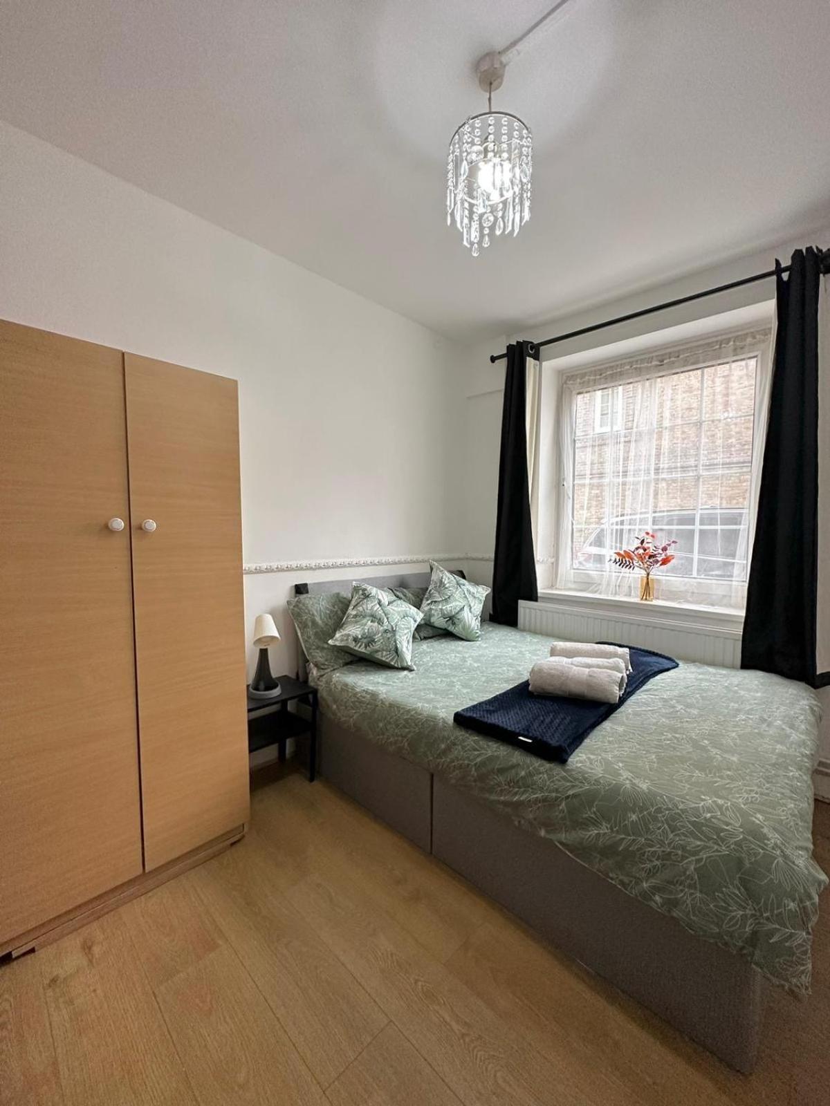2 Bedroom Flat, 2 Minutes Walk To Bethnalgreen Station, * Лондон