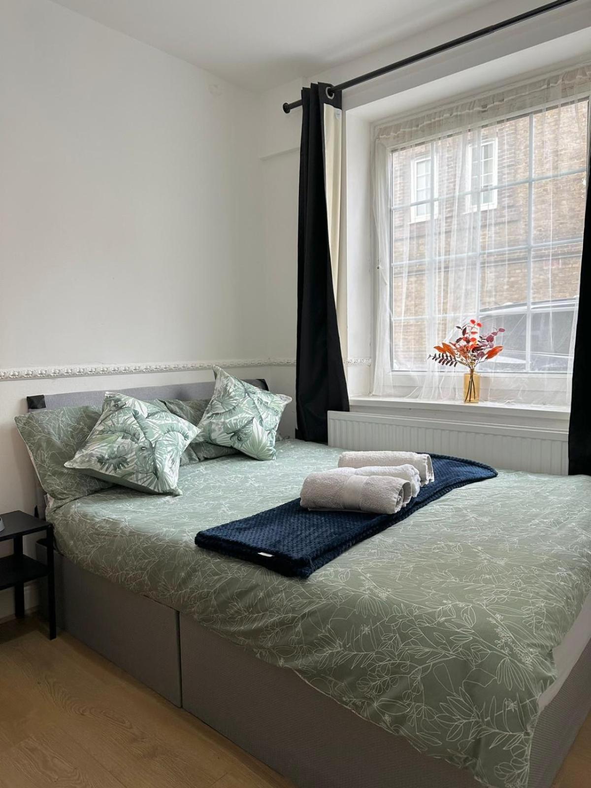 2 Bedroom Flat, 2 Minutes Walk To Bethnalgreen Station, Апартаменты *