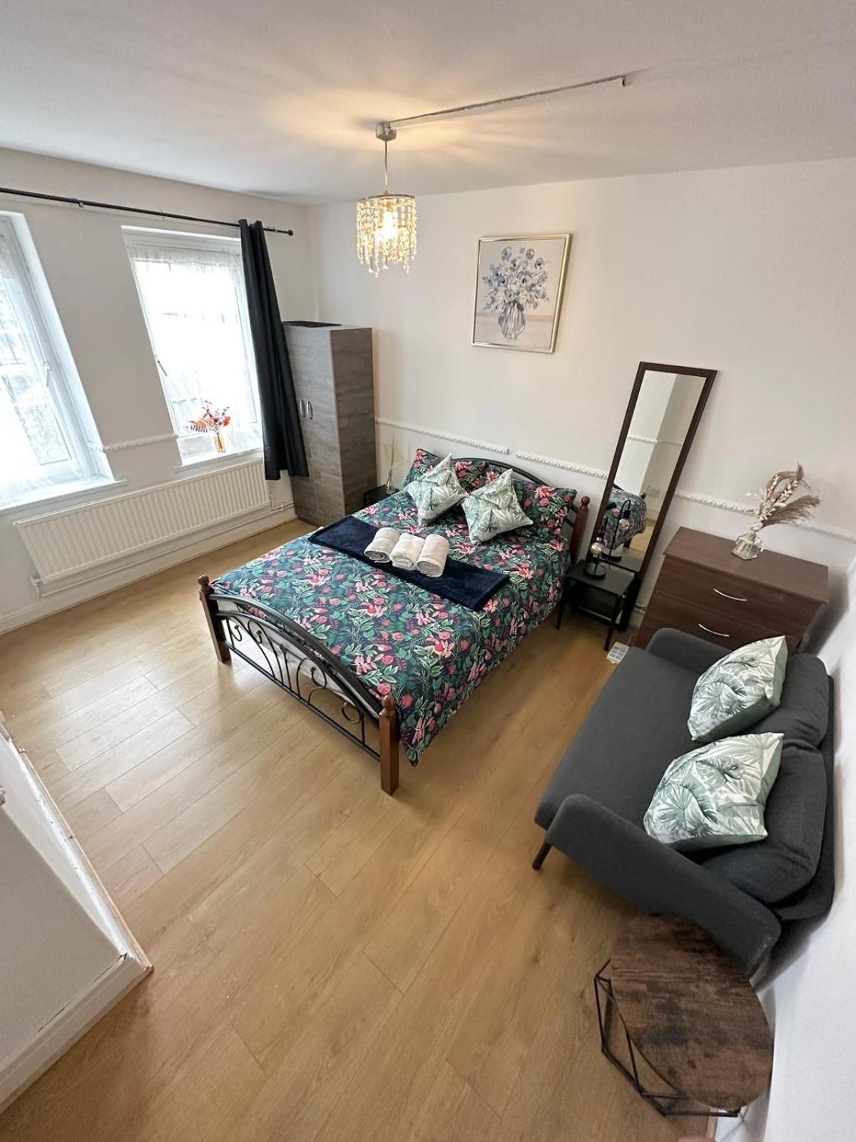 Апартаменты 2 Bedroom Flat, 2 Minutes Walk To Bethnalgreen Station,