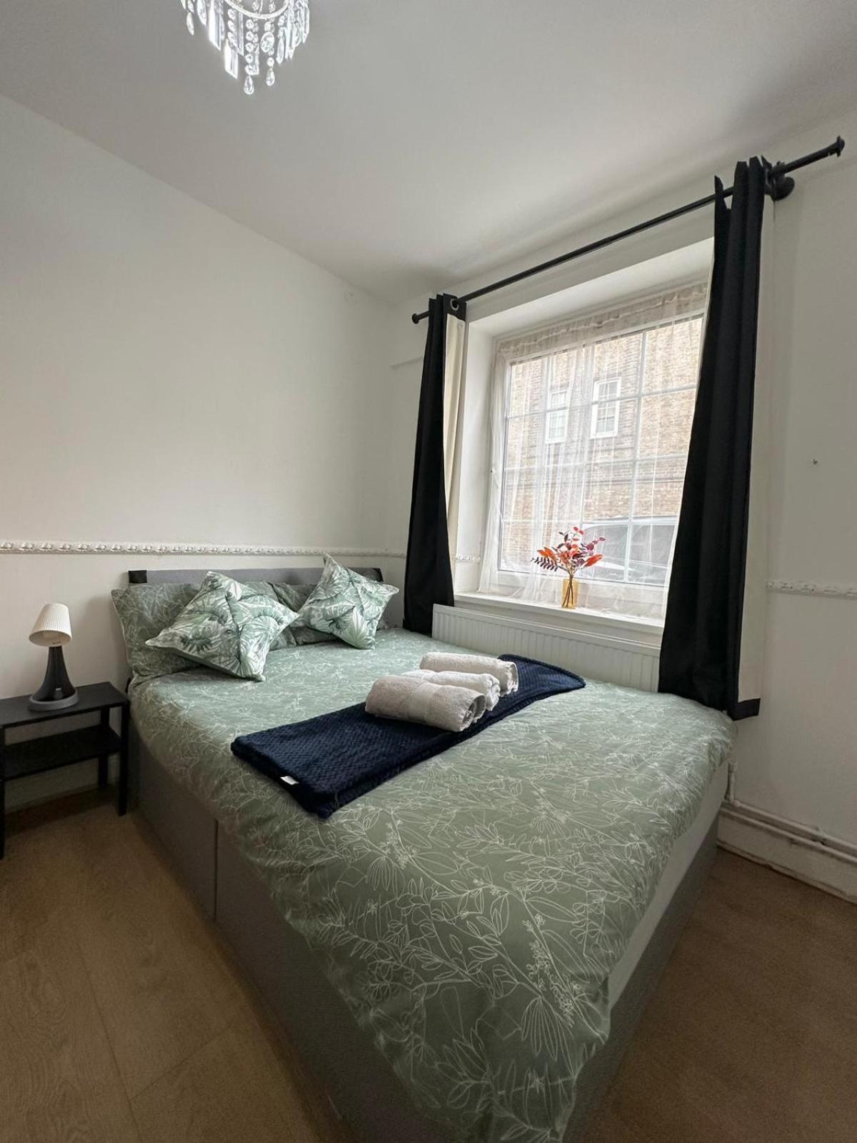 2 Bedroom Flat, 2 Minutes Walk To Bethnalgreen Station, Лондон