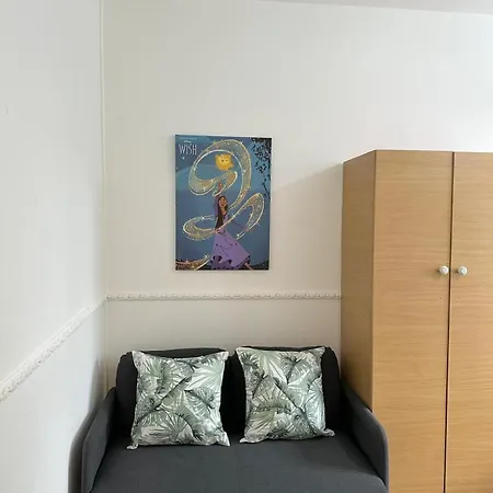2 Bedroom Flat, 2 Minutes Walk To Bethnalgreen Station, Central Лондон Экстерьер фото